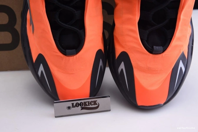 MNVN Yeezy Orange 700 FV3258 Adidas Boost 0722